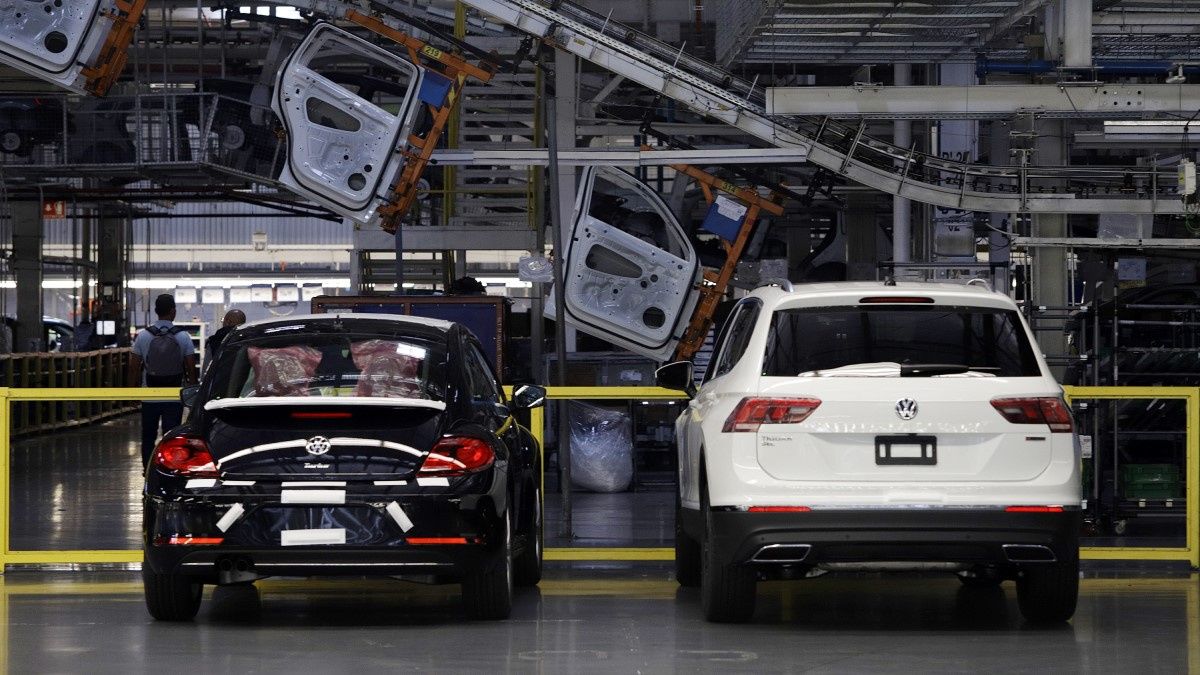 Volkswagen perfila otro a&ntilde;o de baja en la producci&oacute;n de autos; acumula disminuci&oacute;n del 6%