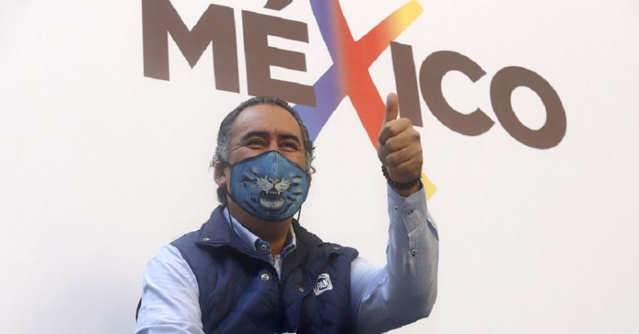 Sin los dirigentes, Riestra y &quot;El Tigre&quot; se presentan como candidatos de Va por México