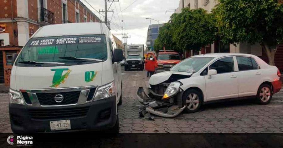  Ignora banderola de alto y choca contra Ruta T en el Centro de Puebla