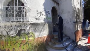 Avanza programa de limpieza y eliminación de grafitti en el centro de Puebla