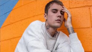 Fans de Jusin Beiber en Nuevo Le&oacute;n inician fila para comprar boletos; algunos acampan