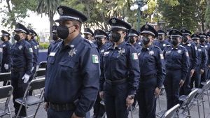 Eduardo Rivera toma protesta a 32 nuevos polic&iacute;as municipales de Puebla; prev&eacute; sumar 700 elementos m&aacute;s