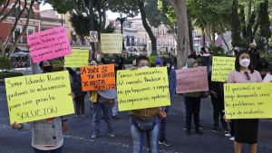 Comerciantes del Mercado Amalucan se manifiestan para exigir su remodelaci&oacute;n