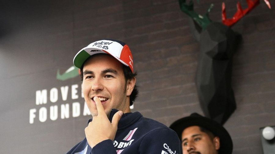 “Checo” Pérez practica para el Gran Premio de México