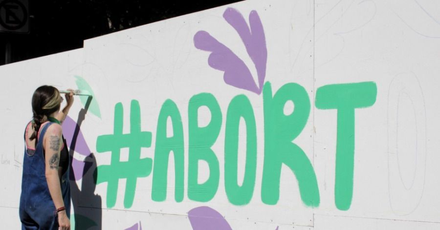 Presentaron en el Congreso local las iniciativas para el aborto en Puebla. Gobierno daría el servicio gratuito antes de los primeros tres meses.