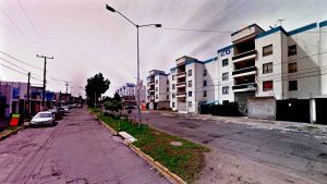 Asaltan a pareja en su negocio y les roban su camioneta en Bosques de San Sebasti&aacute;n