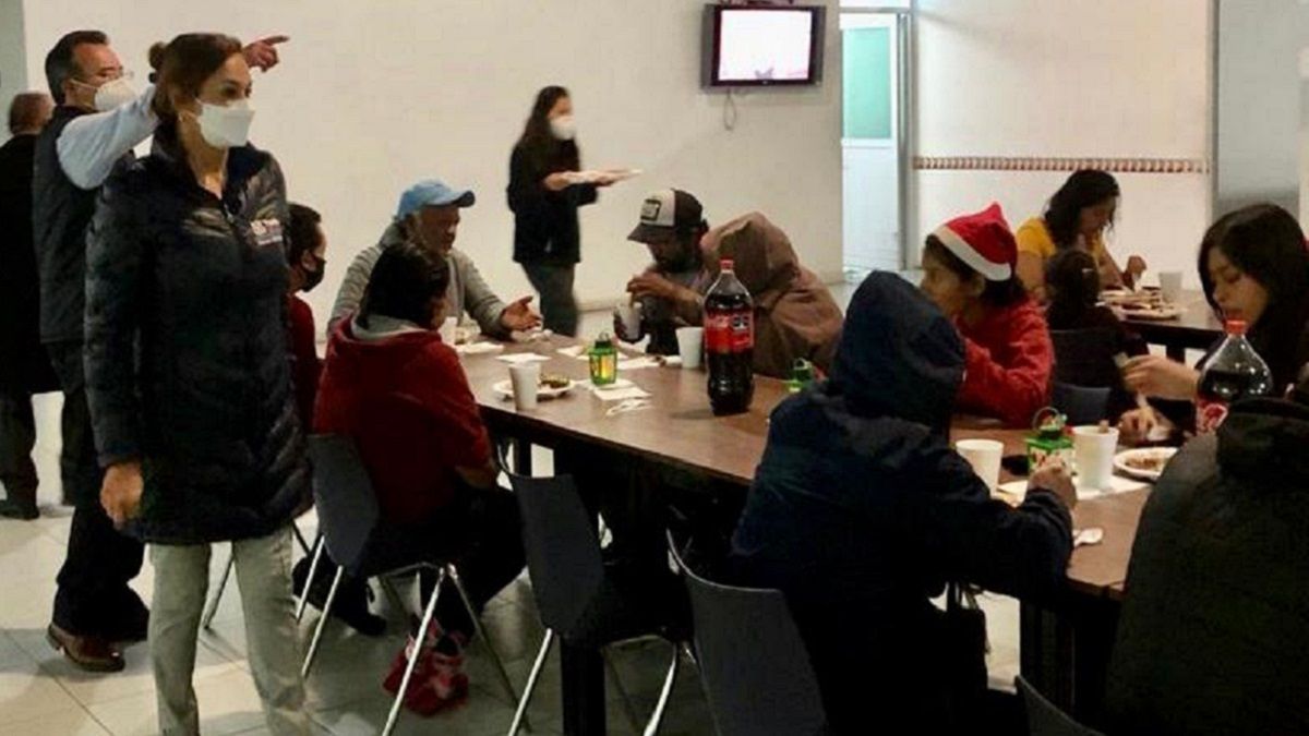 Liliana Ortiz encabeza cena navide&ntilde;a en el dormitorio municipal
