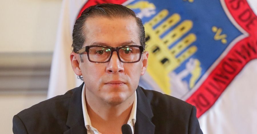 El tesorero de Puebla, Armando Morales, se registra como precandidato a una diputación federal