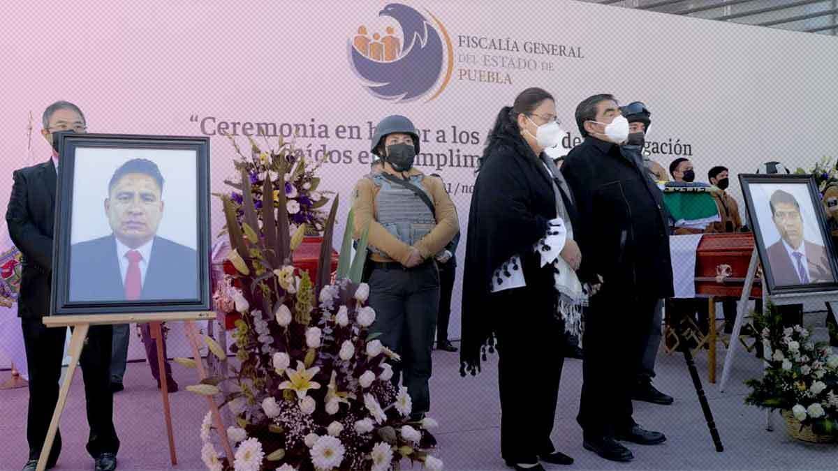 Fue una ejecuci&oacute;n: Barbosa; el gobernador participa en homenaje a ministeriales asesinados en Tecamachalco