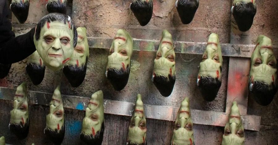 Empresa mexicana hace miles de máscaras del horror. Entre ellas de políticos