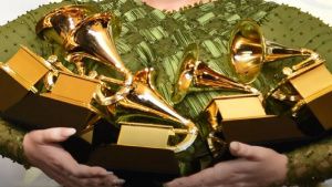 &Oacute;micron sigue imponi&eacute;ndose: Posponen entrega de Premios Grammy 2022