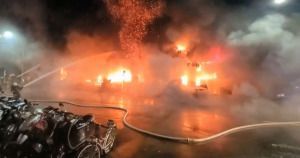 Bomberos contin&uacute;an con labores de b&uacute;squeda y rescate