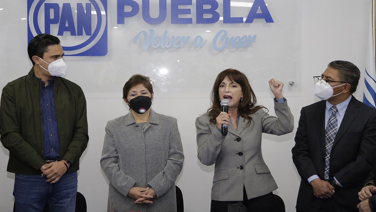 Augusta D&iacute;az de Rivera toma protesta como dirigente del PAN en Puebla; llama a la uni&oacute;n para el 2024