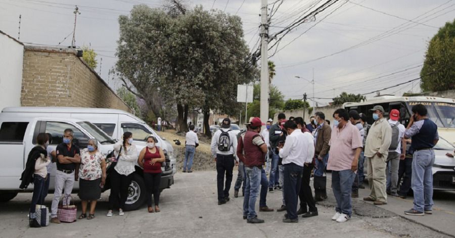 Ahora, consejeros de Morena toman sede alterna del IEE Puebla