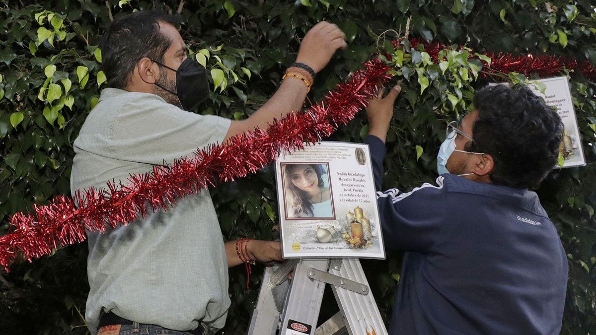 Ayuntamiento permitirá que Colectivo “Voz de los Desaparecidos” coloque fotos en los árboles del Zócalo