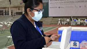 México podría aplicar una tercera dosis de vacuna covid, adelanta AMLO