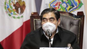 Puebla est&aacute; preparado para resistir la variante &Oacute;micron; no habr&aacute; confinamiento: Barbosa