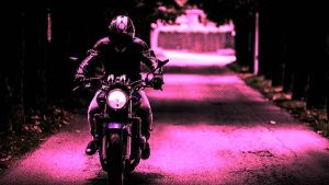 Motociclista pierde la vida al chocar con contenedor de basura en La Flor