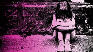 Ni&ntilde;a abusada por su vecino ya est&aacute; con su mam&aacute;; el padre le niega pensi&oacute;n