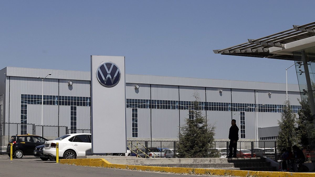 Volkswagen prevé más paros técnicos en 2022 por desabasto de semiconductores