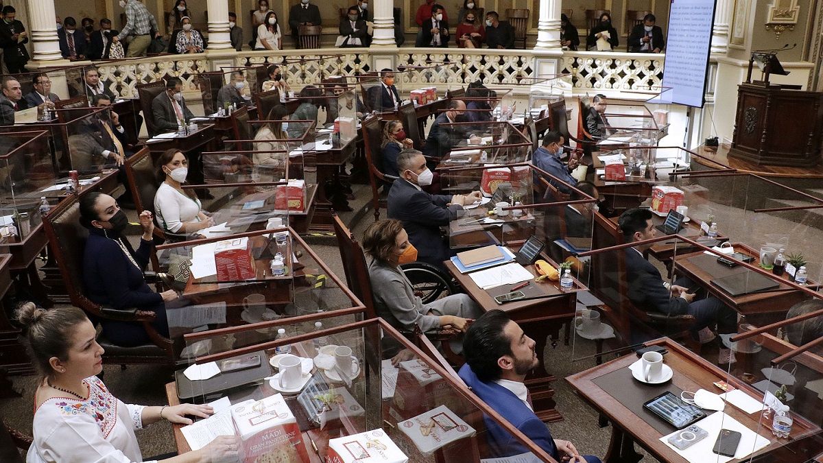 Presentan en el Congreso iniciativa para permitir el cobro de alumbrado p&uacute;blico en Puebla capital