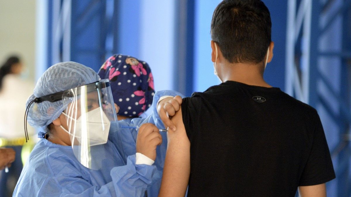 Menores de 15 a 17 a&ntilde;os sin comorbilidades ya podr&aacute;n ser&aacute;n vacunados
