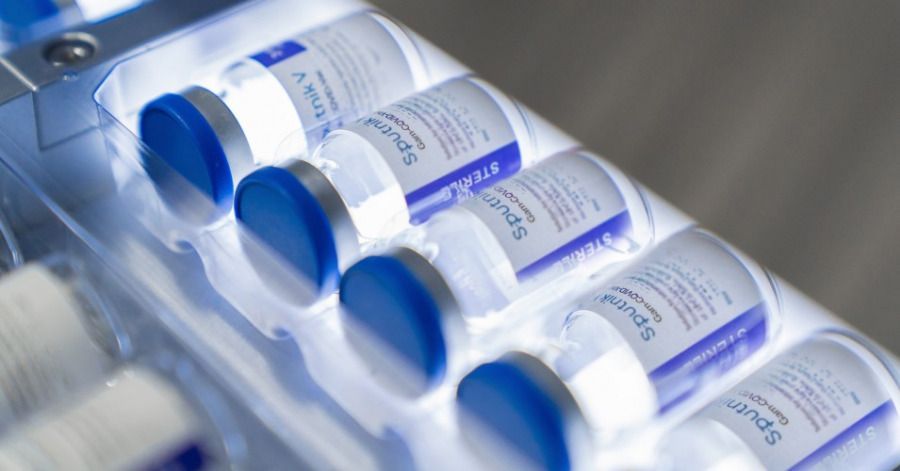 Ampolletas de la vacuna covid Sputnik V.