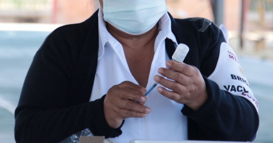Dosis para adultos mayores de 169 municipios de Puebla ser&aacute;n de AstraZeneca y Cansino