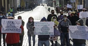  La detenci&oacute;n de 20 presuntos responsables del saqueo a las oficinas del sindicato Benito Ju&aacute;rez fue completamente bajo la ley
