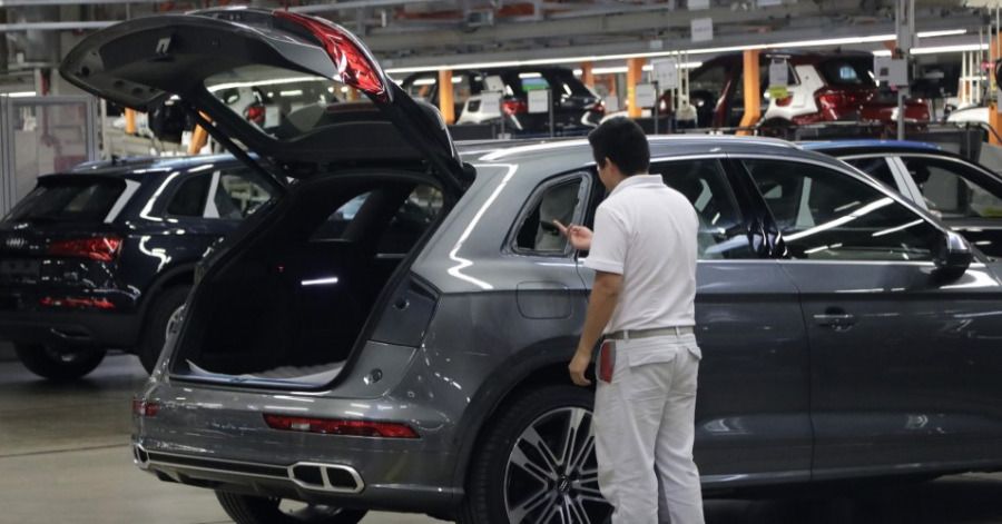 Seis horas gastan los trabajadores de Audi en trasladarse