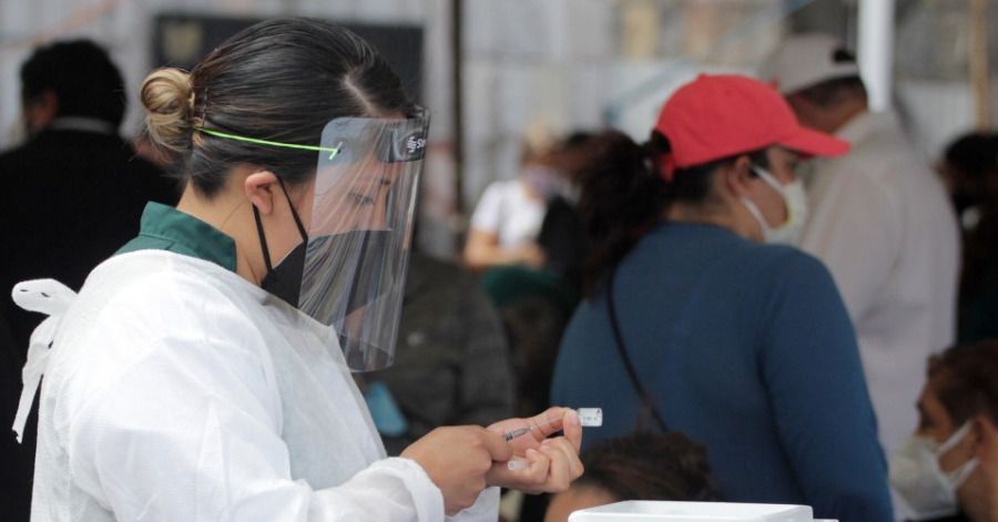 Dan positivo a coronavirus 27 poblanos que recibieron la primera dosis anticovid