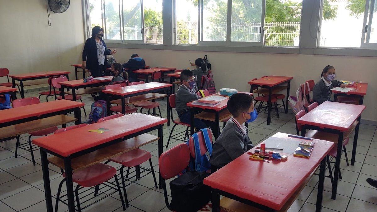 Puebla cerr&oacute; la primera mitad del Ciclo Escolar con 521 contagios covid en escuelas