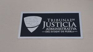 Barbosa propone reorganizar el Tribunal Administrativo de Puebla para atender casos de corrupción