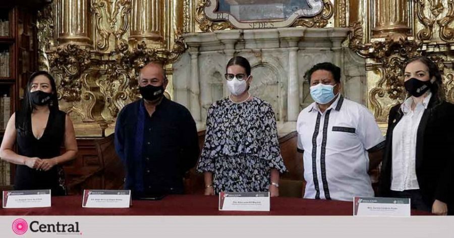Autoridades estatales en la presentaci&oacute;n del programa Pueblos Originarios: 500 a&ntilde;os de resistencia.