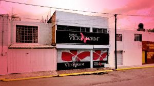Tres hombres asaltan tienda Vicky Form en Puebla; se llevan 16 mil pesos