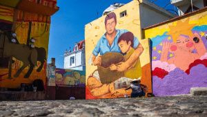 Colectivo Tomate viste con 28 nuevos murales al Barrio de Xanenetla en Puebla