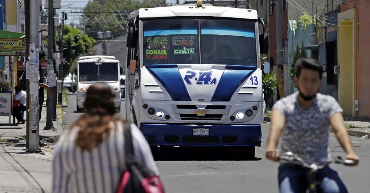 Ayuntamiento de Puebla analiza reubicaci&oacute;n del transporte p&uacute;blico en calles del centro