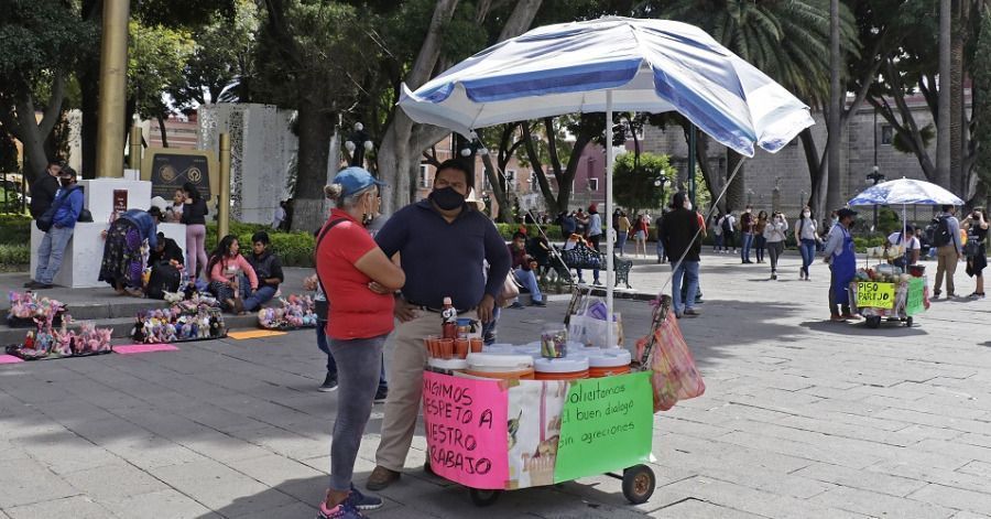 El Ayuntamiento y el comercio informal abren mesa de di&aacute;logo.
