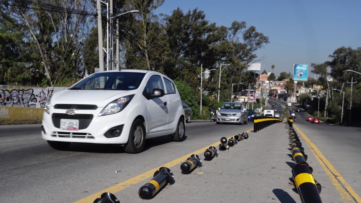 Ayuntamiento de Puebla suspendi&oacute; retiro de bolardos por falta de recursos; podr&iacute;a continuar en enero