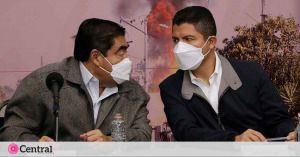El gobernador, Miguel Barbosa, y el alcalde, Eduardo Rivera.