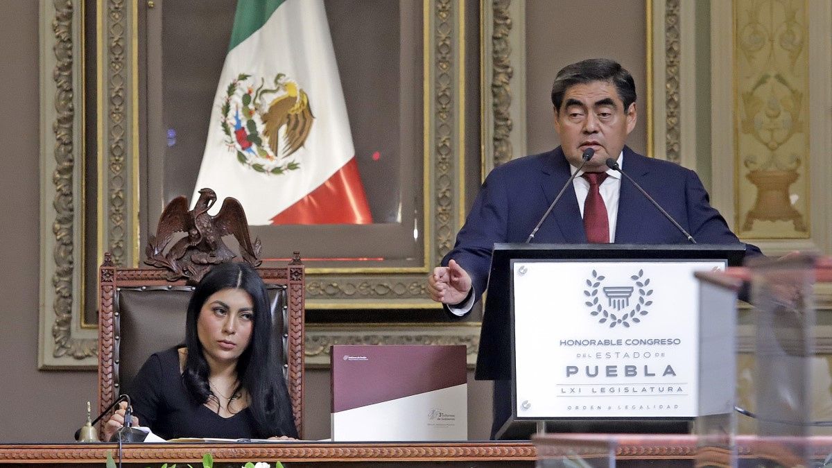 Barbosa anuncia que retirar&aacute;n miles de concesiones irregulares en el transporte p&uacute;blico y entregar&aacute;n nuevas