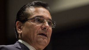 Silvano y sus privilegios: cuarto blindado, pasadizo secreto y servidumbre 24 horas