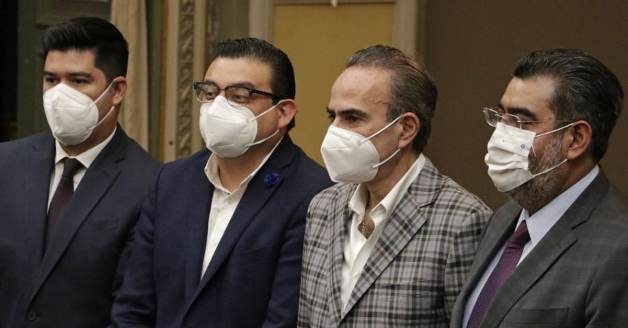 Jorge Estefan Chidiac (tercero de izquierda a derecha) se&ntilde;al&oacute; que no habr&aacute;n grandes ajustes.