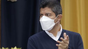 Eduardo Rivera no descarta solicitar l&iacute;nea de cr&eacute;dito