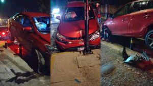 Tras quedar sobre bolardos, abandona su auto en la colonia 10 de Mayo