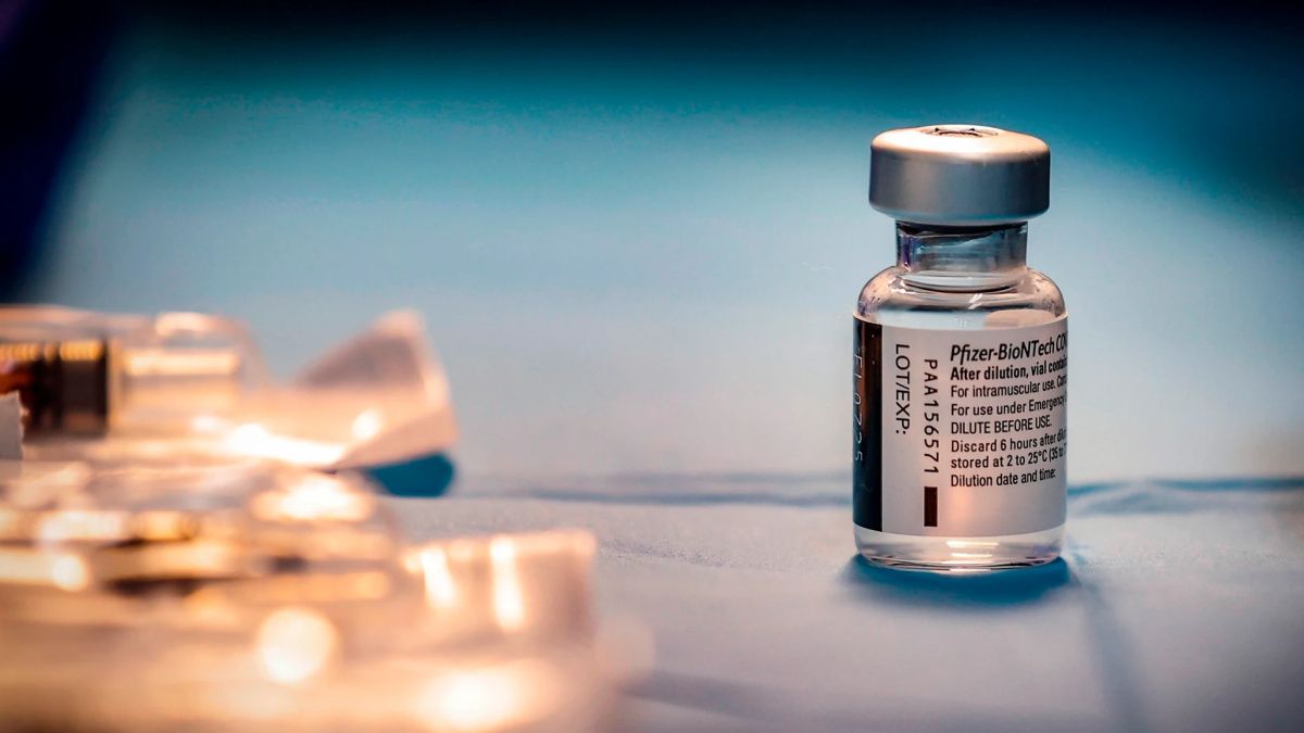 Vacuna Pfizer protege un 33% ante infecci&oacute;n por variante covid &Oacute;micron