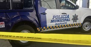 Una patrulla de la Polic&iacute;a Municipal de Irapuato resguarda el lugar.