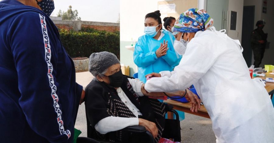 En Puebla se ha vacunado contra el coronavirus a más de 565 mil personas