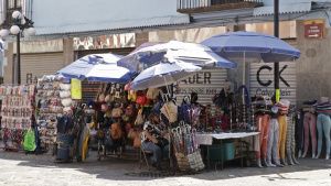 Número de ambulantes en el centro de Puebla se ha reducido a 600, asegura Segom.