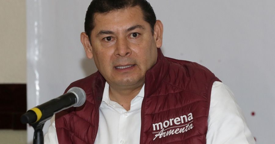 El expriista Armenta Mier se destapa por la alcald&iacute;a de Puebla por Morena